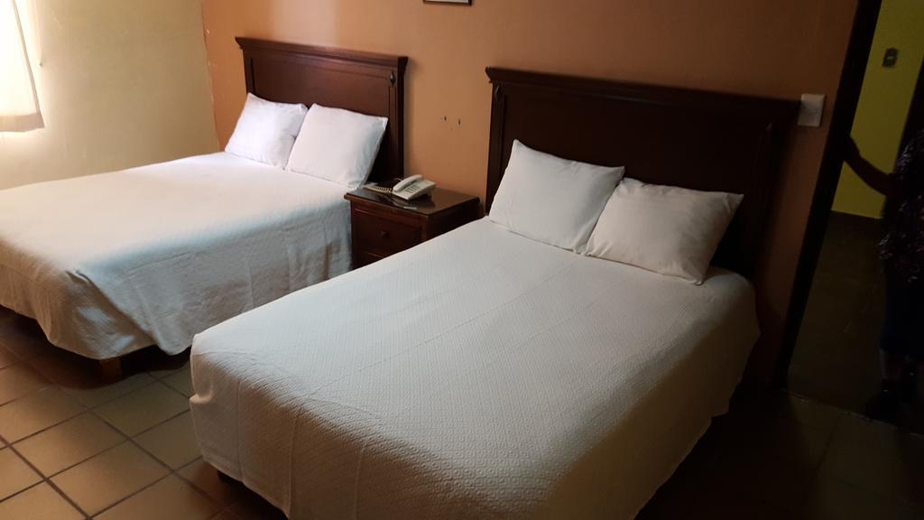Hotel La Posta Monclova Bilik gambar